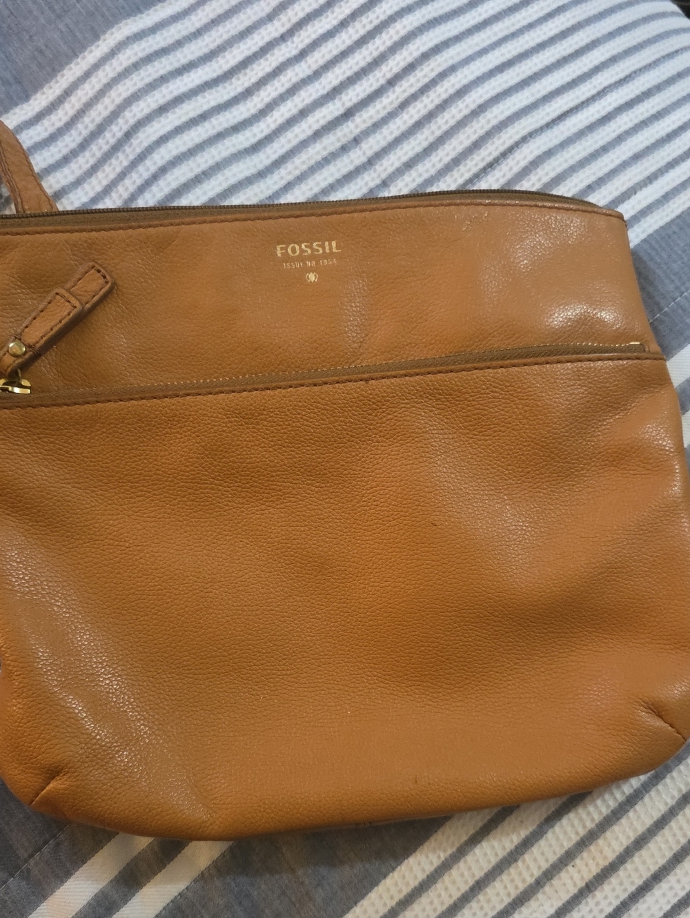 Fossil Leather Messenger Bag in Tan Brown